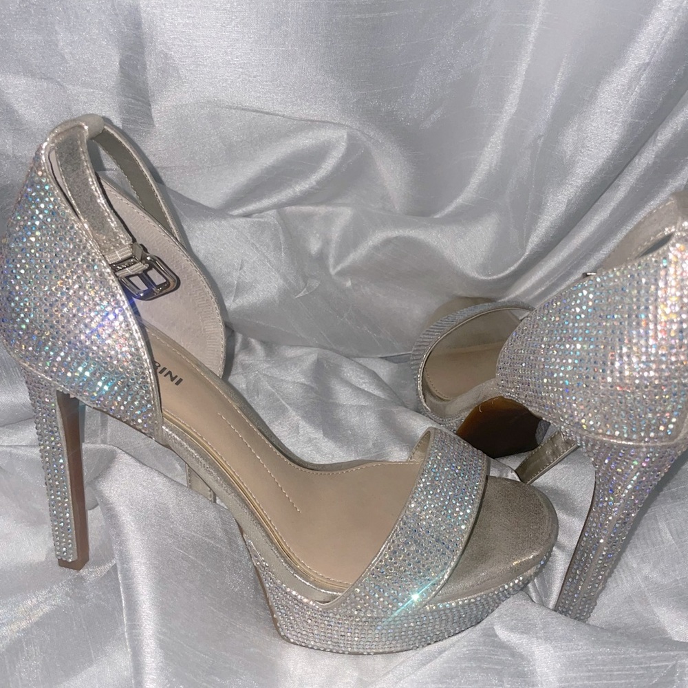 Diamond Studded Gianni Bini heels🔥
